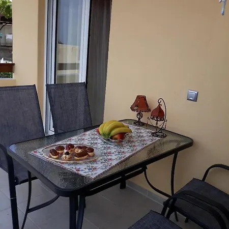 شقة Tasos
